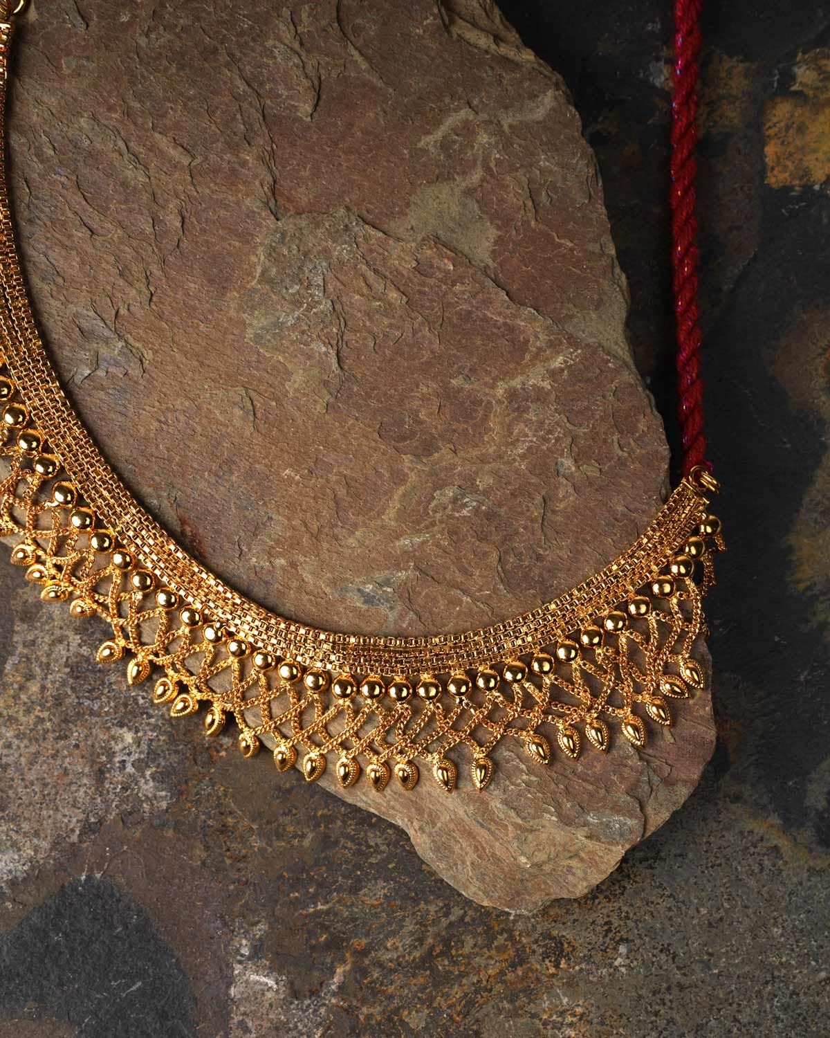 Nazneen neckpiece Gold