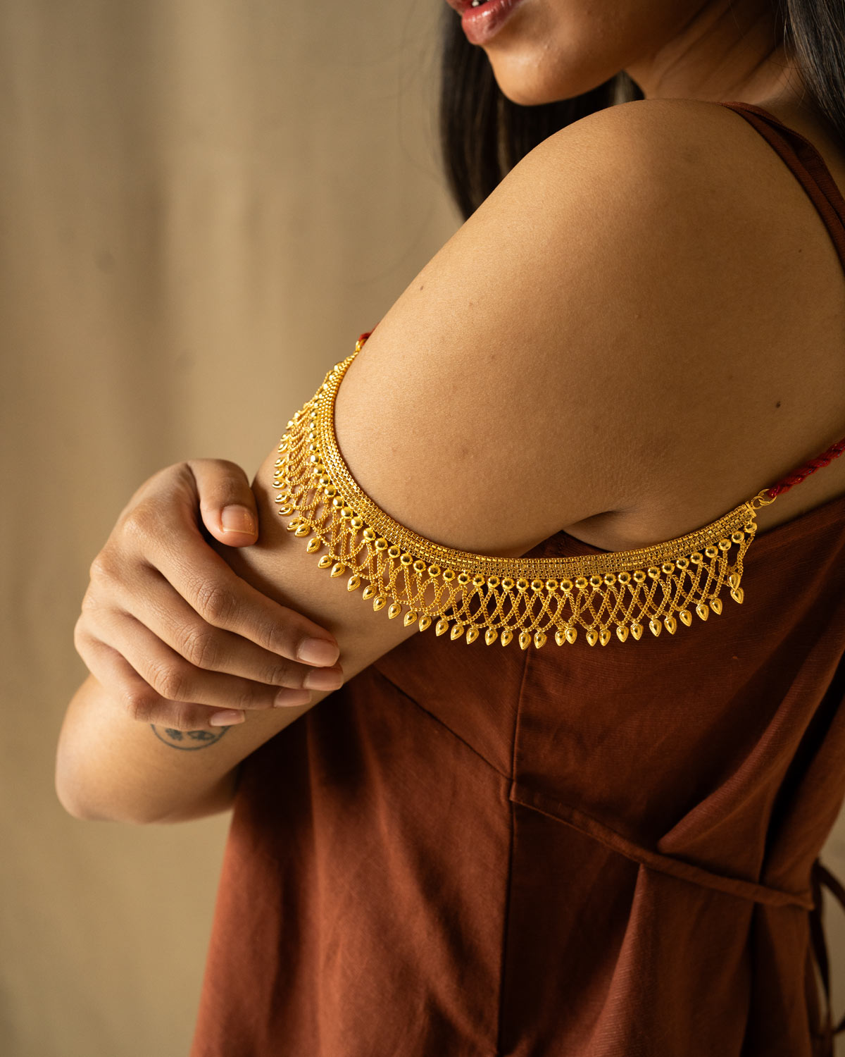 Nazneen neckpiece - Gold