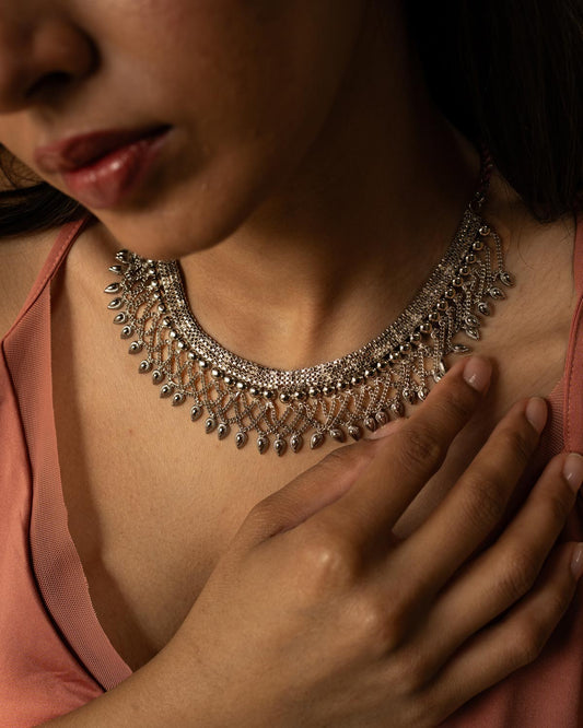 Nazneen neckpiece - Silver