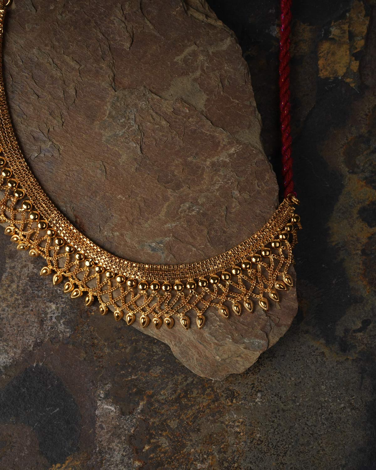 Nazneen neckpiece - Gold