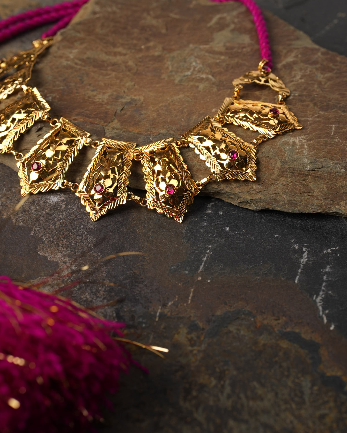 Gulzaar neckpiece