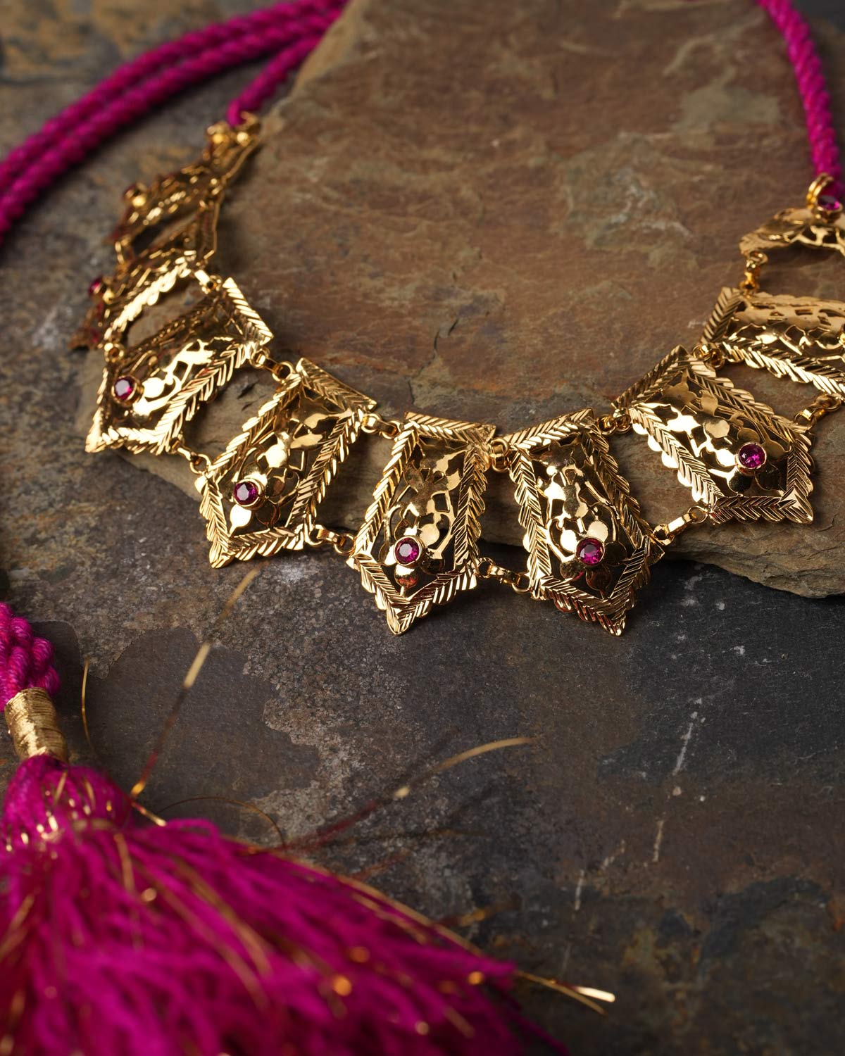Gulzaar neckpiece